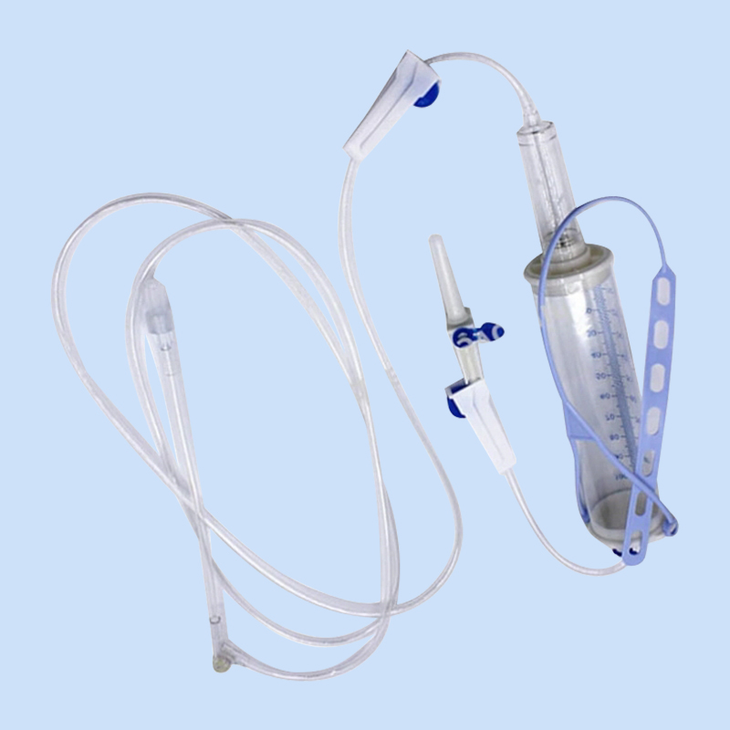 Set di infusione pediatrica con burette